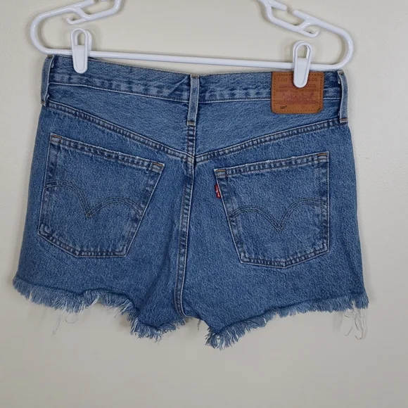 Levi's 501 Fray Hem Shorts - Picture 2 of 5